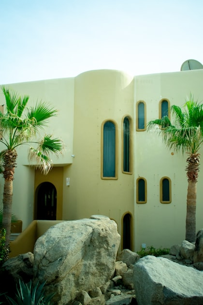Local Attractions in Dune Lac